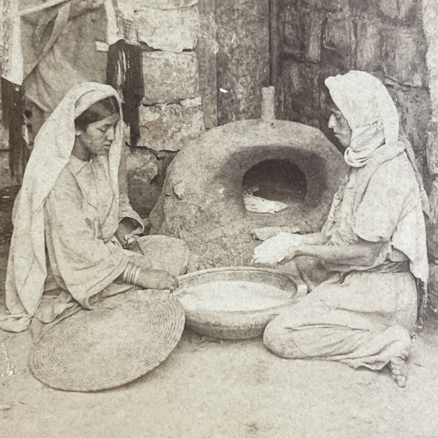 Antique 1900 Teenage Girls Make Bread In Israel Stereoview Photo Card P4902