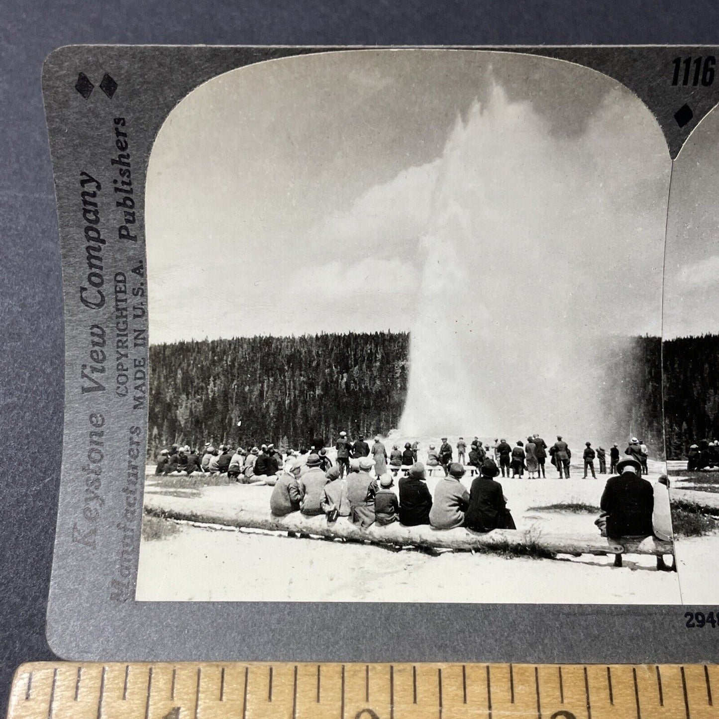 Antique 1920s Old Faithful Geyser Sprays Tourists Stereoview Photo Card V2802