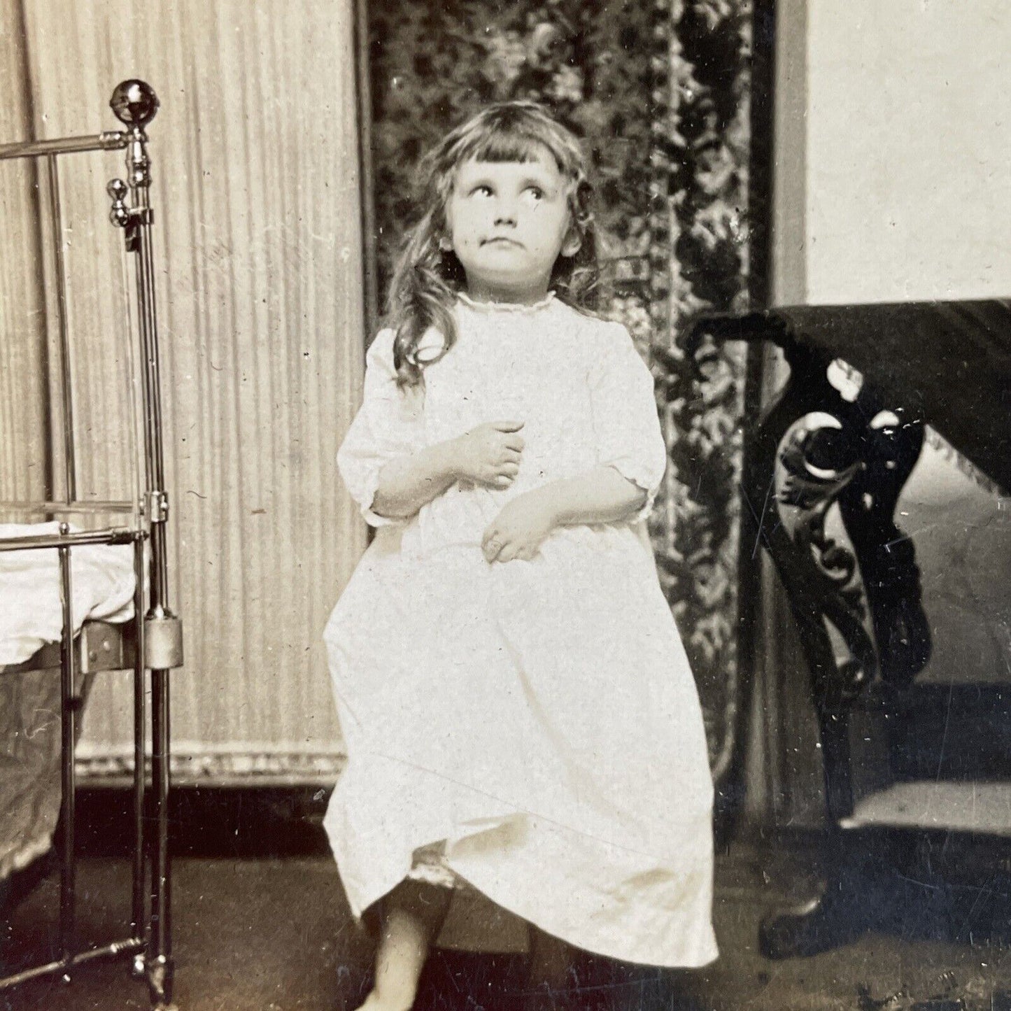 Antique 1890s Victorian Child Prepares For Bedtime Stereoview Photo Card P3438