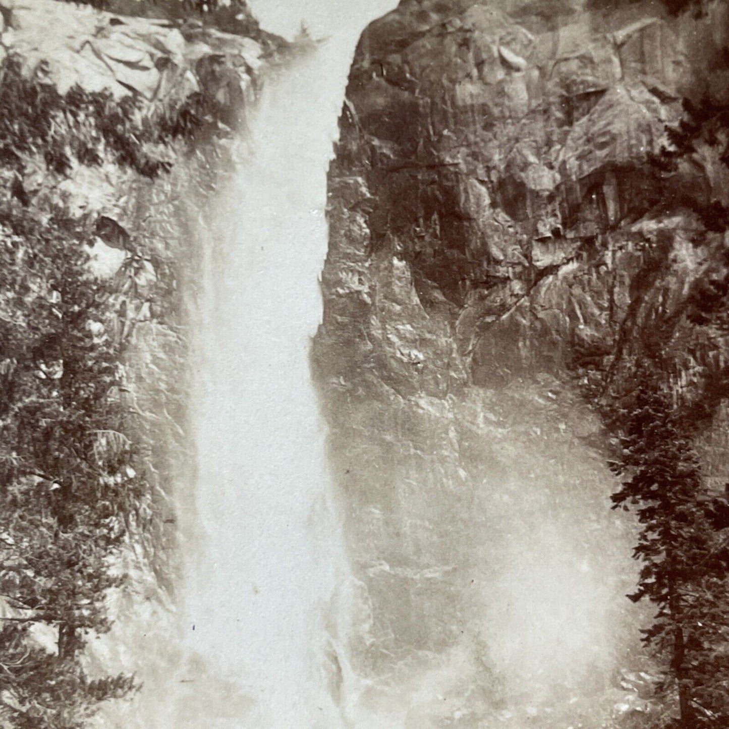 Antique 1894 Bridal Veil Falls Yosemite California Stereoview Photo Card V3257