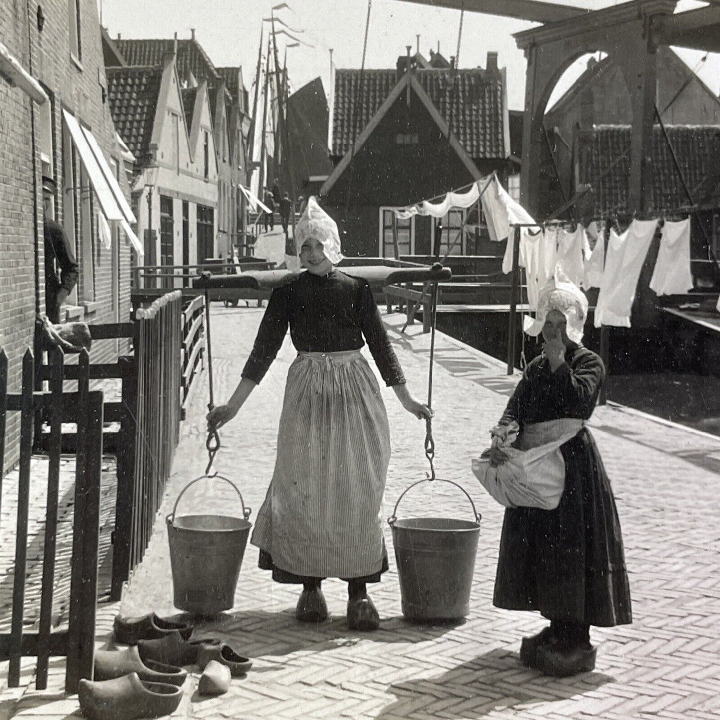 Women Carrying Water Volendam Netherlands Stereoview Holland Antique c1905 X4134