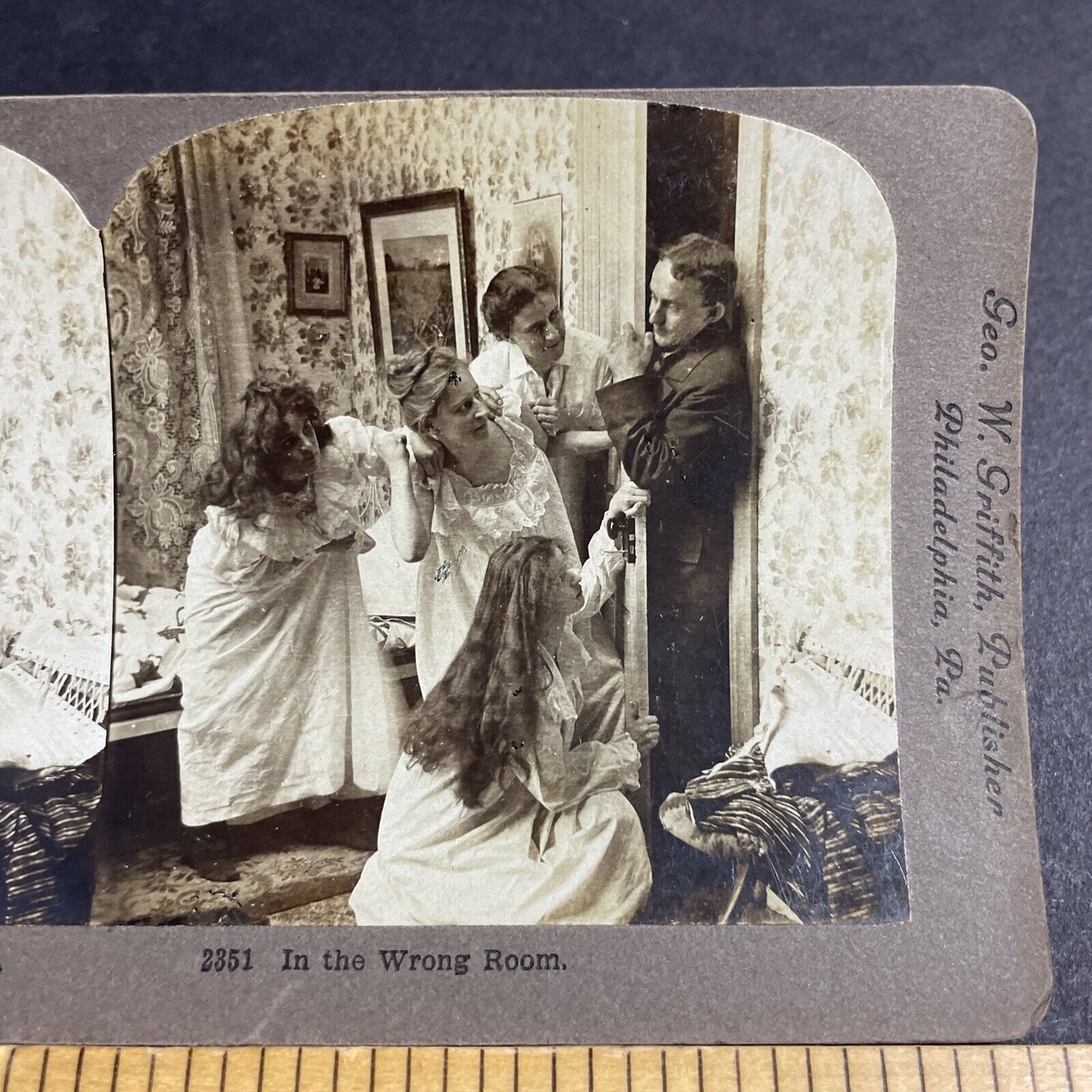 Antique 1903 Man Spies On Dressing Women Stereoview Photo Card P4737