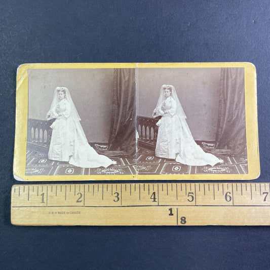 Bride on her Wedding Day Stereoview Studio Photo Antique c1870 X4214 *CREASED*