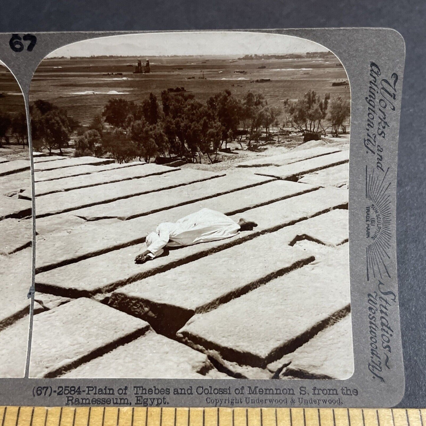 Antique 1909 Man Collapses In Prayer Ramesseum Egypt Stereoview Photo Card P4235