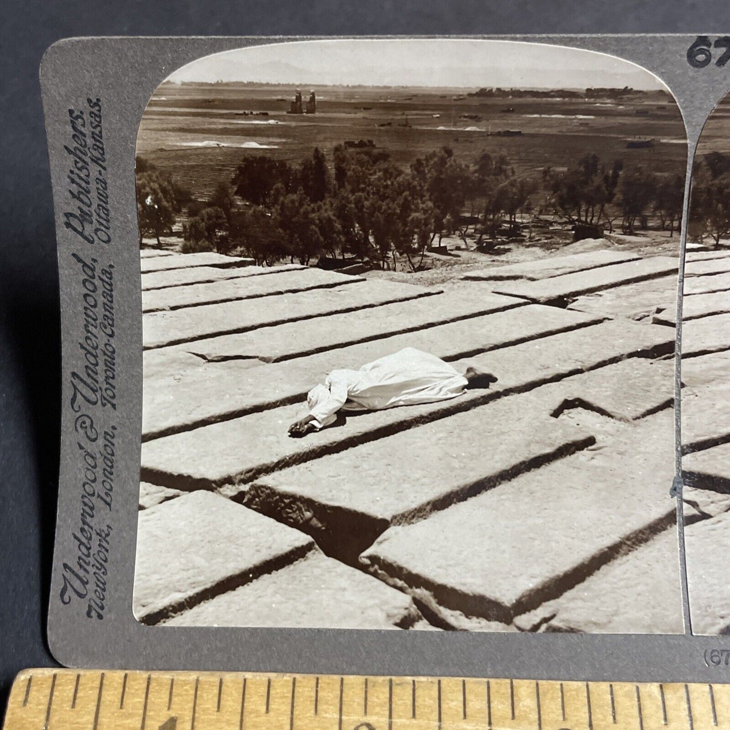 Antique 1909 Man Collapses In Prayer Ramesseum Egypt Stereoview Photo Card P4235