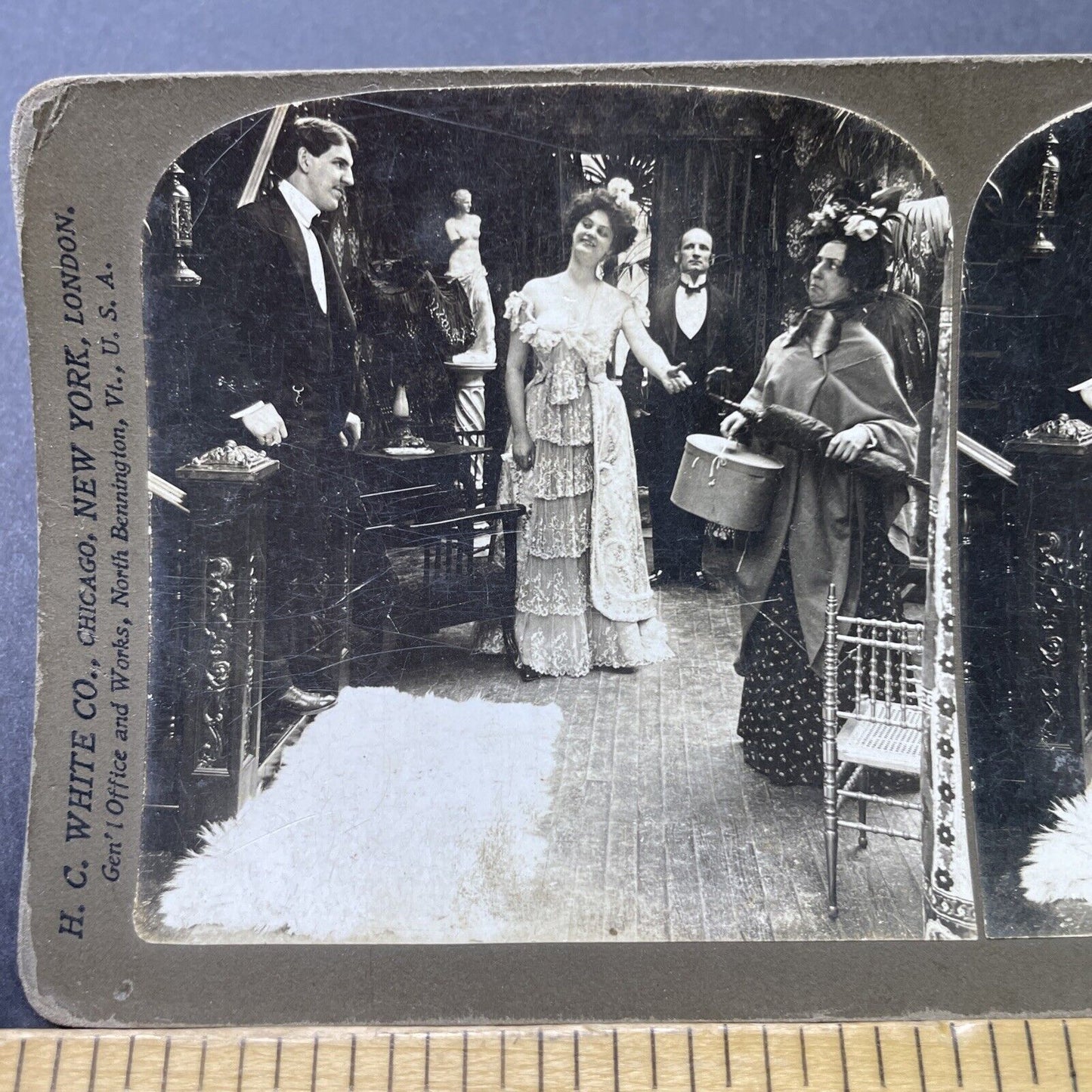 Antique 1902 Woman Skeptical Of Man's Grin Stereoview Photo Card P2710