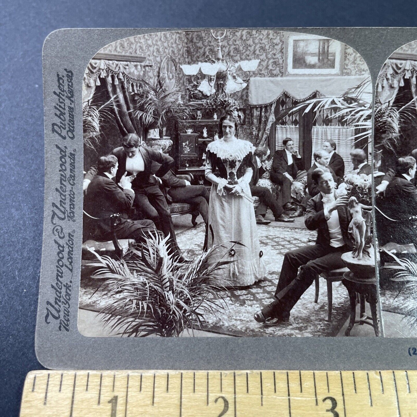 Antique 1901 Men Not Attracted To Woman Under Mistle Stereoview Photo Card P2867