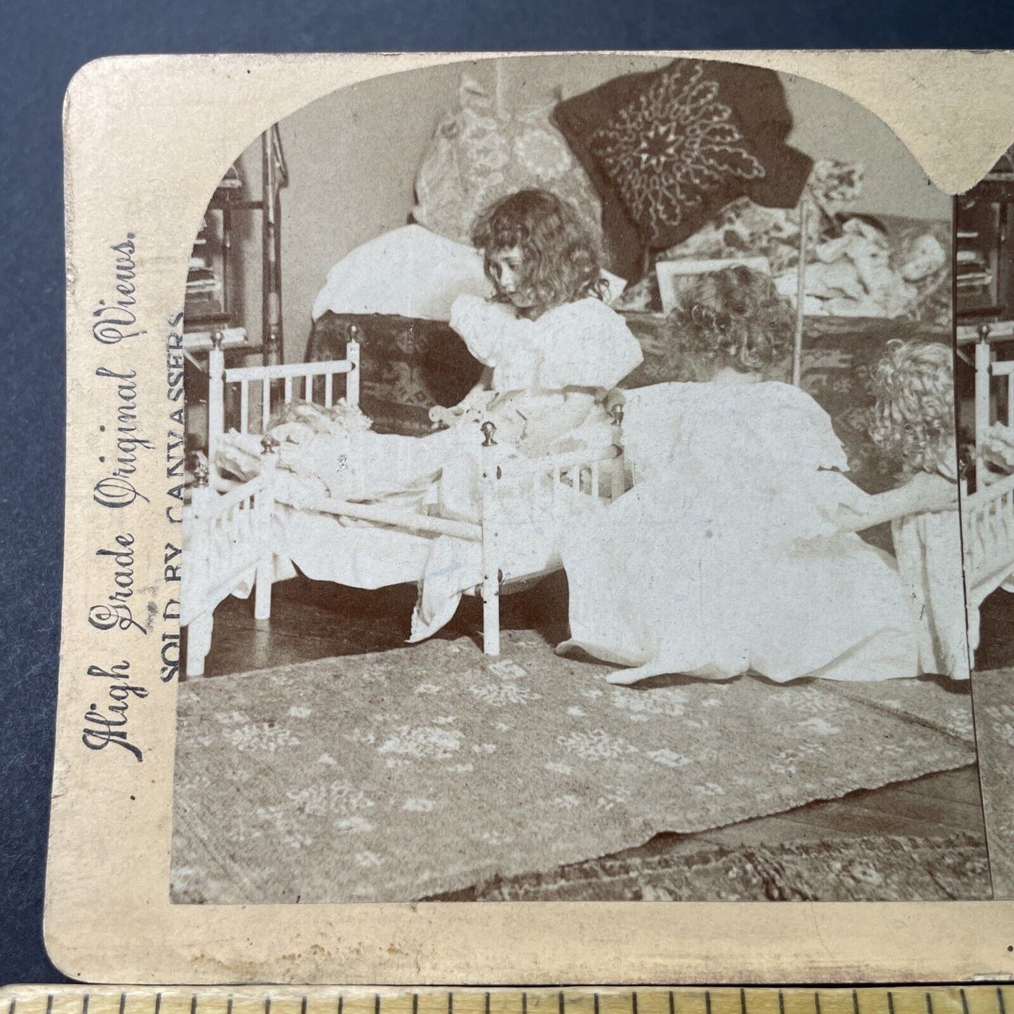 Antique 1898 Little Girl Puts Dolls To Bed At Night Stereoview Photo Card P3397