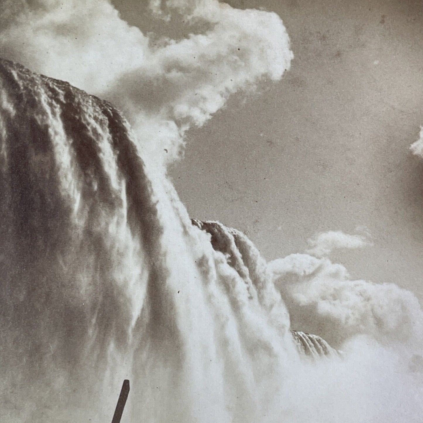 Looking Up From The Base Of Niagara Falls Stereoview Antique c1880 Y2137