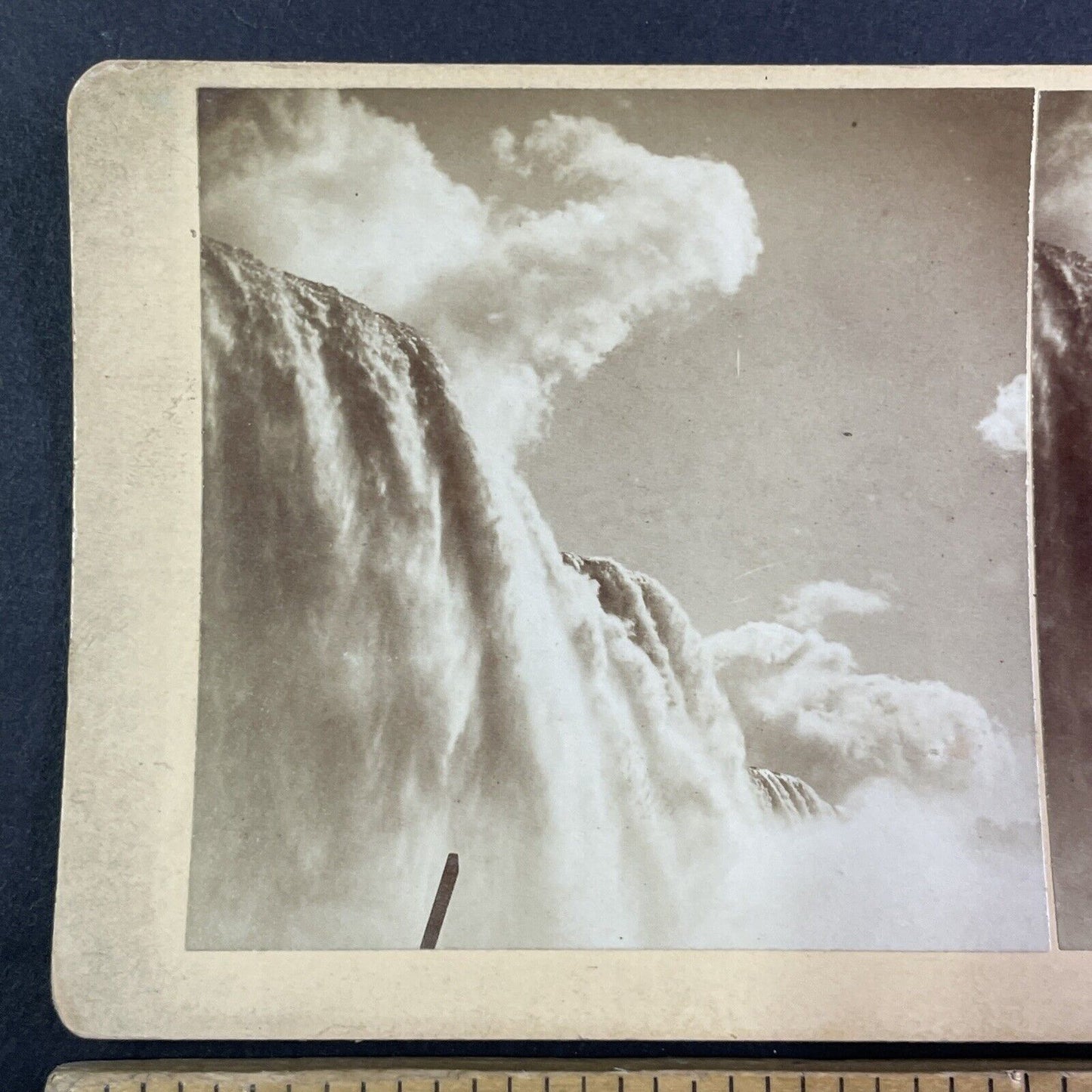 Looking Up From The Base Of Niagara Falls Stereoview Antique c1880 Y2137