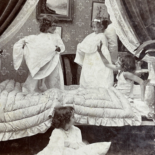 Antique 1890s Children Have Pillow Fight In Bed Stereoview Photo Card P4683