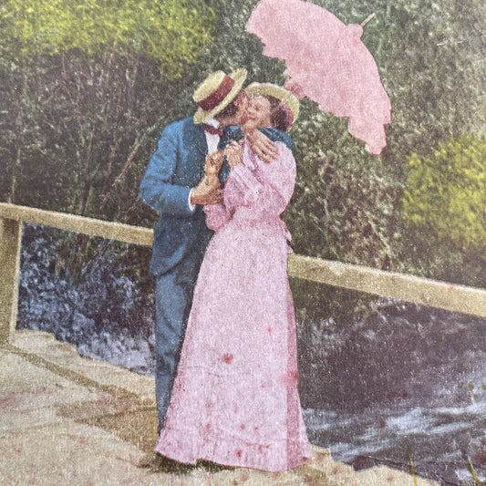 Antique 1904 Younger Lovers Kiss On A Bridge Stereoview Photo Card P1250