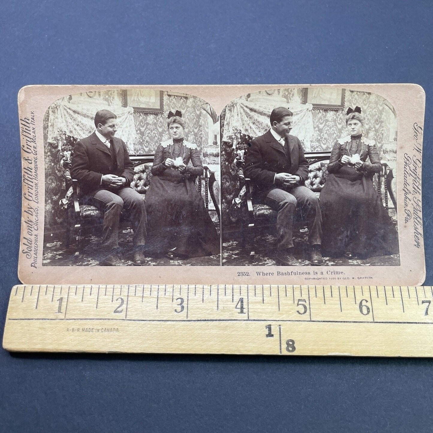 Antique 1900 Man Flirts With Woman In Parlor Stereoview Photo Card P2692