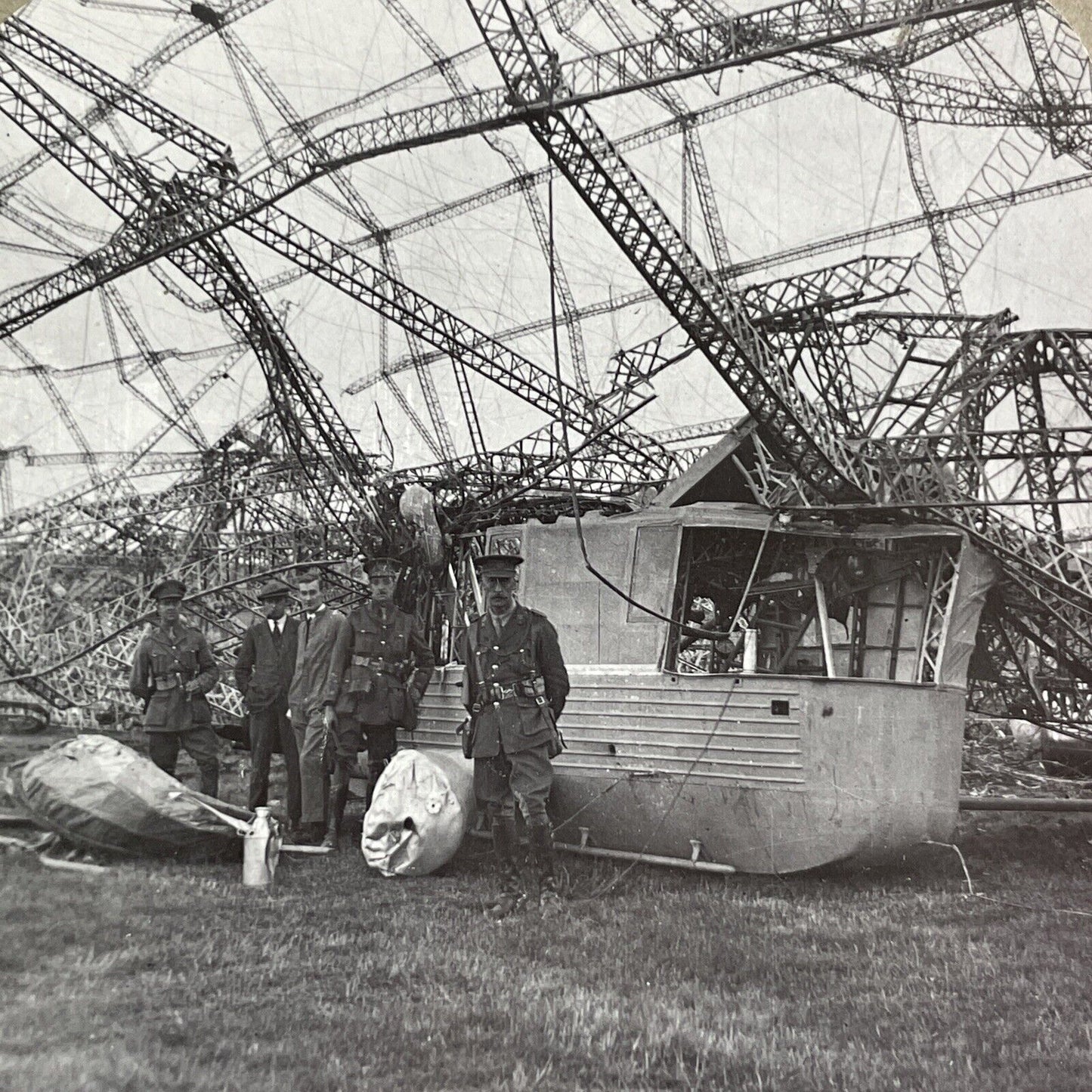 Crashed German Zeppelin L32 (LZ74) Stereoview World War I WW1 c1916 Y3028