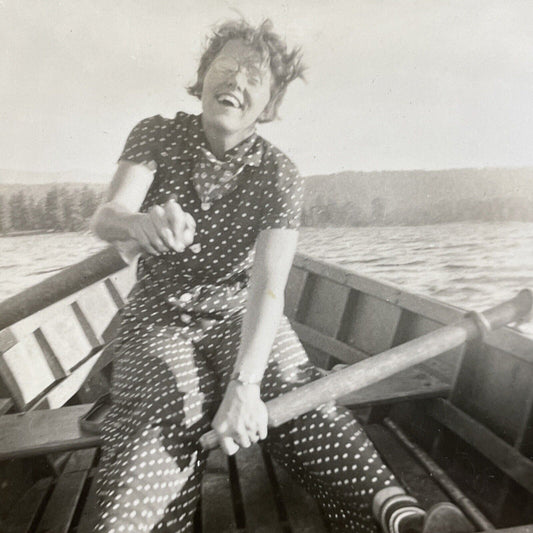 Vintage 1940 Laughing Beautiful Woman In Rowboat Stereoview Photo Card P503