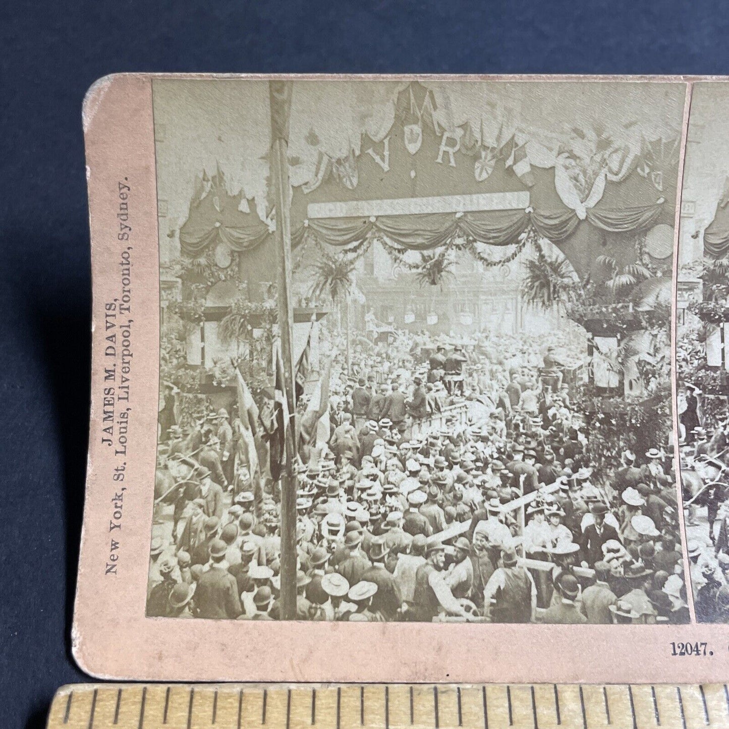 Antique 1897 Crowds Await Queen Victoria London UK Stereoview Photo Card P4391