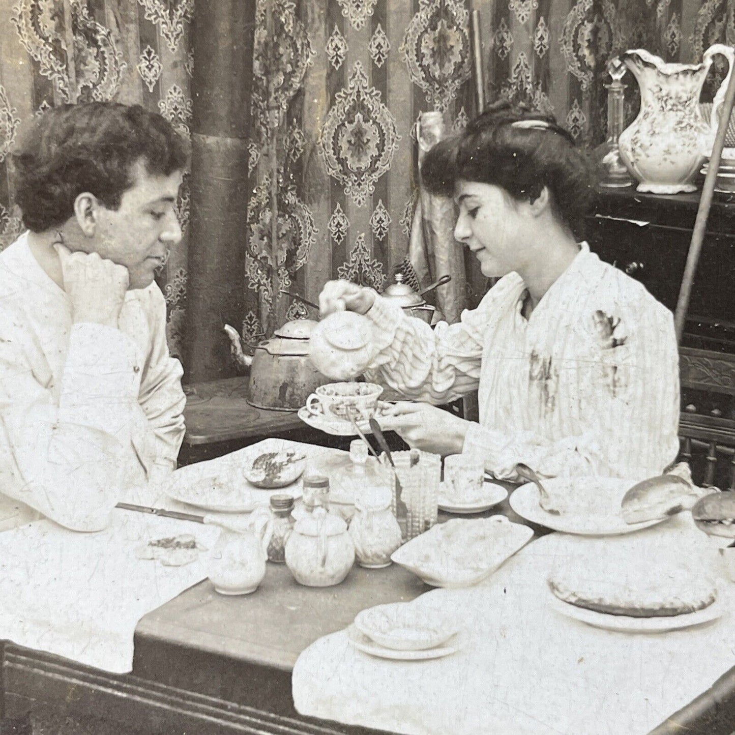 Antique 1903 Man And Woman Eat Hamburgers Stereoview Photo Card P2705