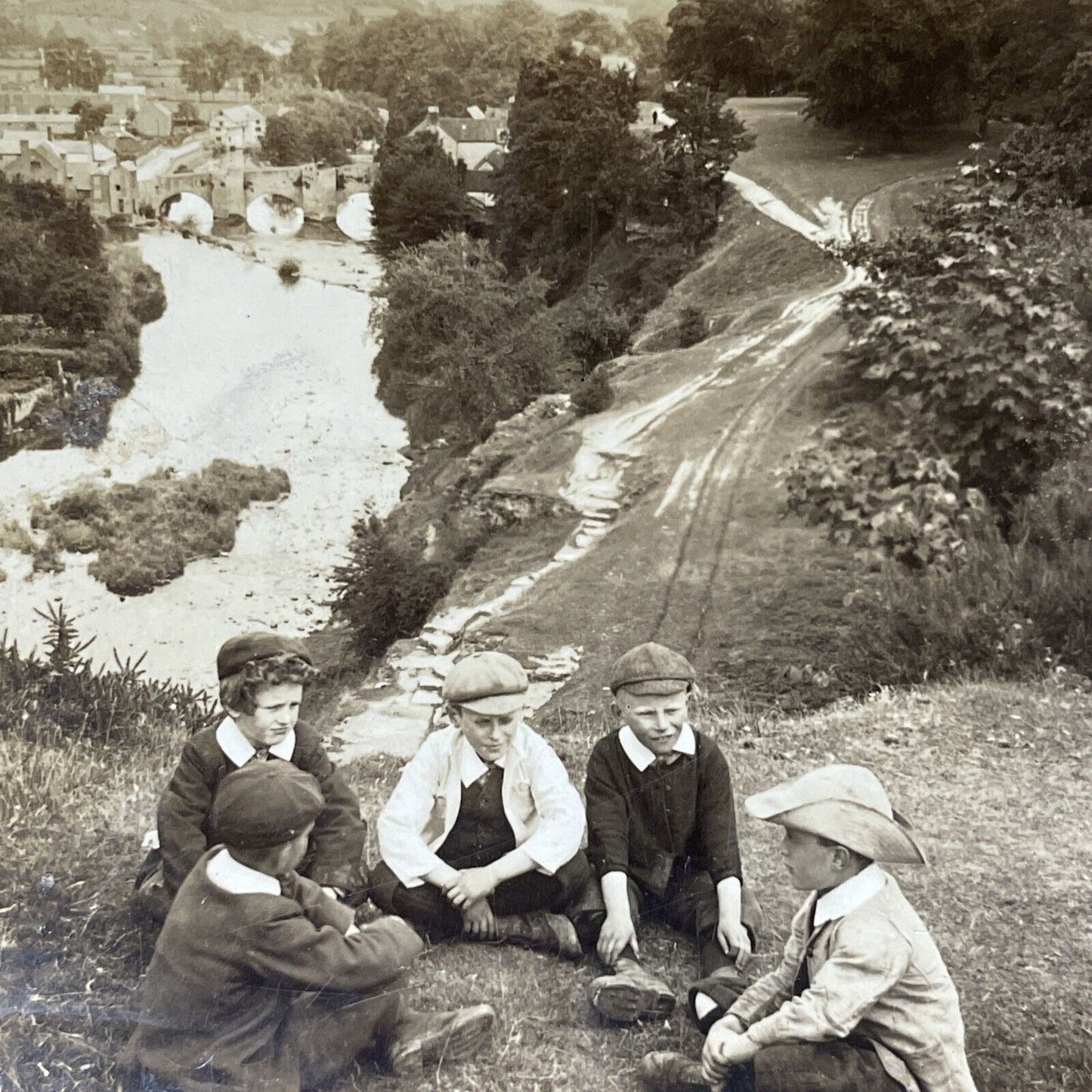 Antique 1906 Children In Ludlow England Stereoview Photo Card V3307