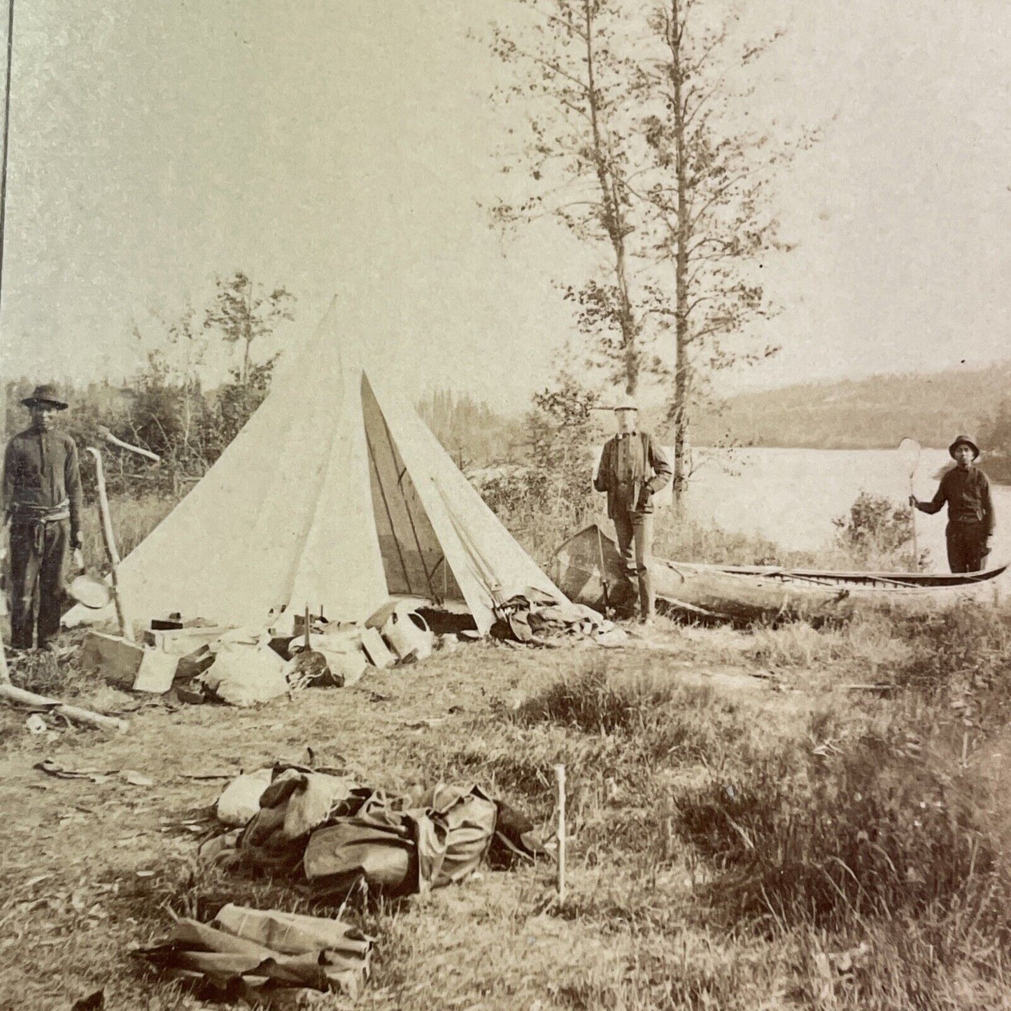 Two Native American Indian Trappers with T.W. Ingersoll Stereoview c1888 Y1331