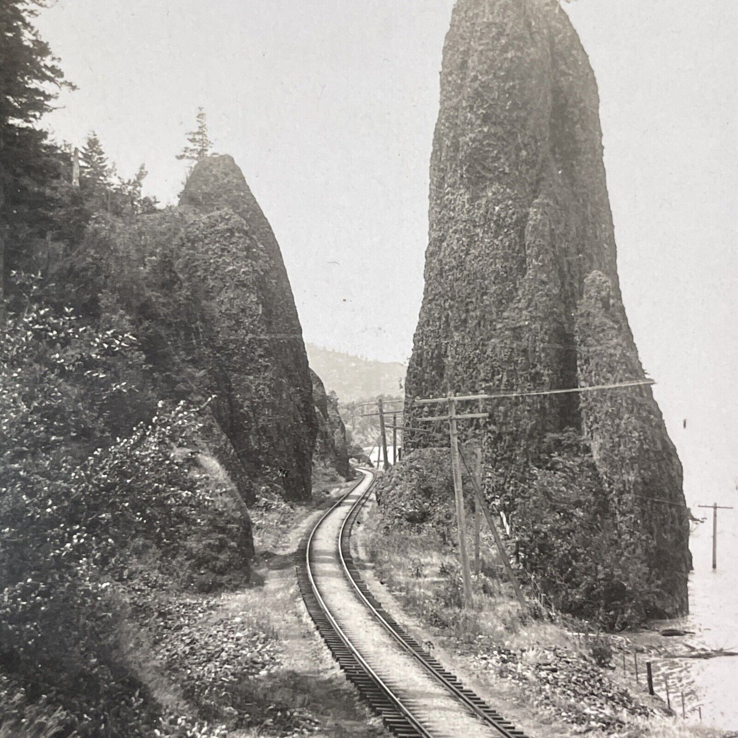 Hercules Pillars Train Pass Columbia River Oregon Stereoview c1909 Y1157